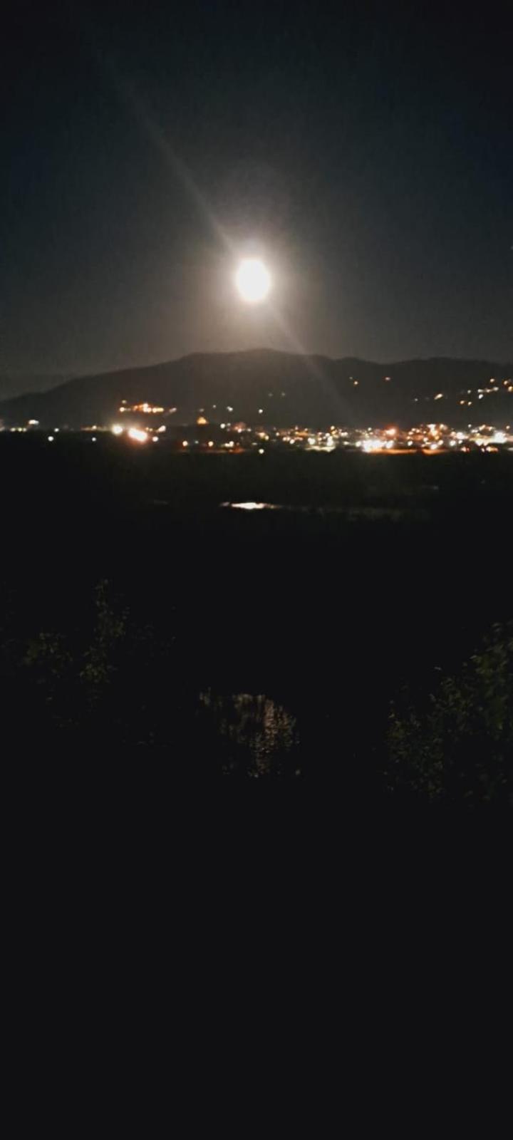 Il Paradiso All'Improvviso Vezzano Ligure Luaran gambar