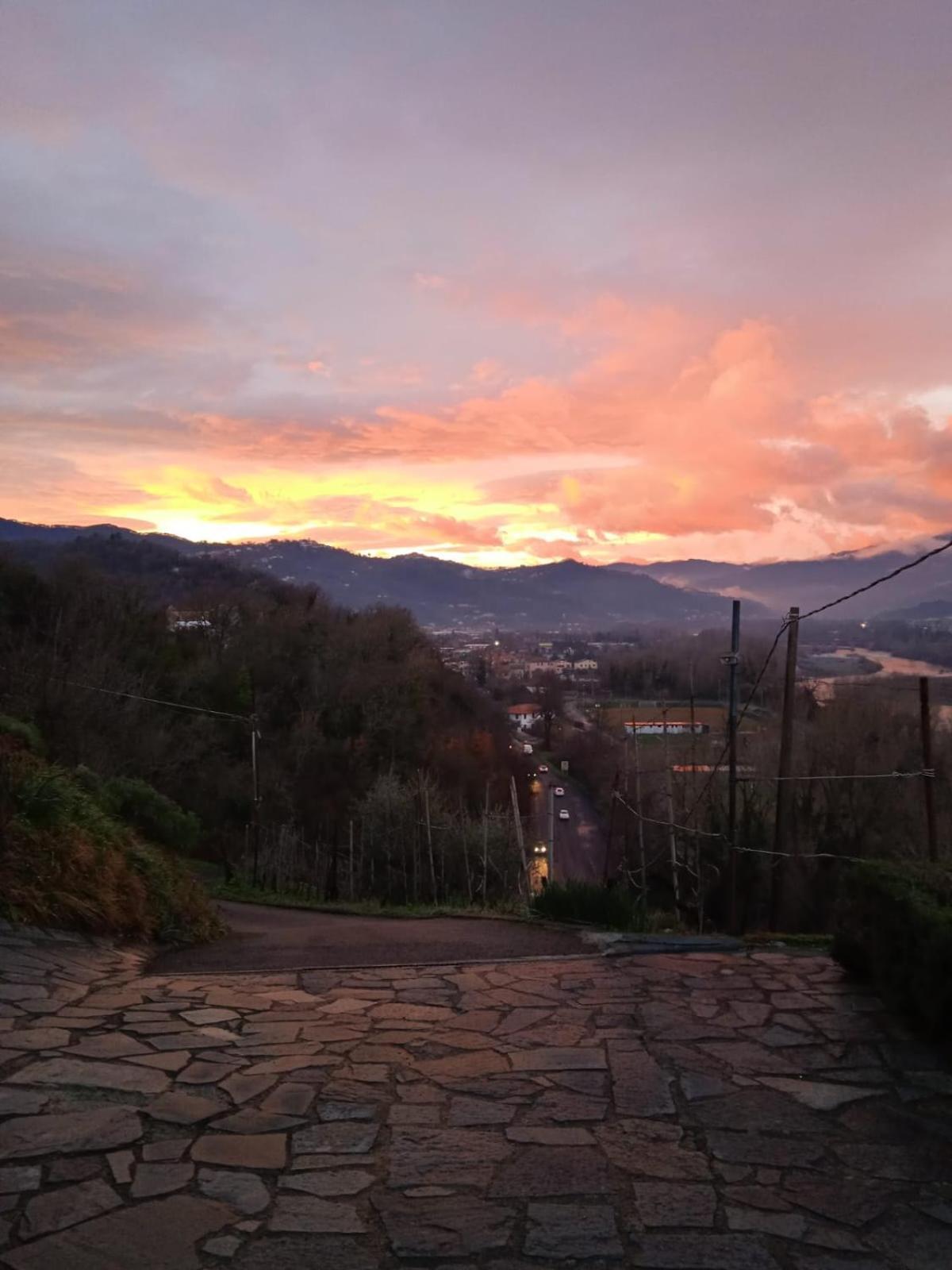 Il Paradiso All'Improvviso Vezzano Ligure Luaran gambar